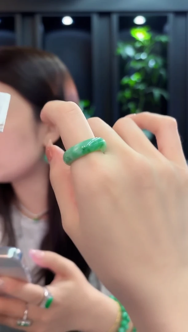 吊坠(不含链)未镶嵌翡翠戒圈 缅甸A货/多样性发货/一件