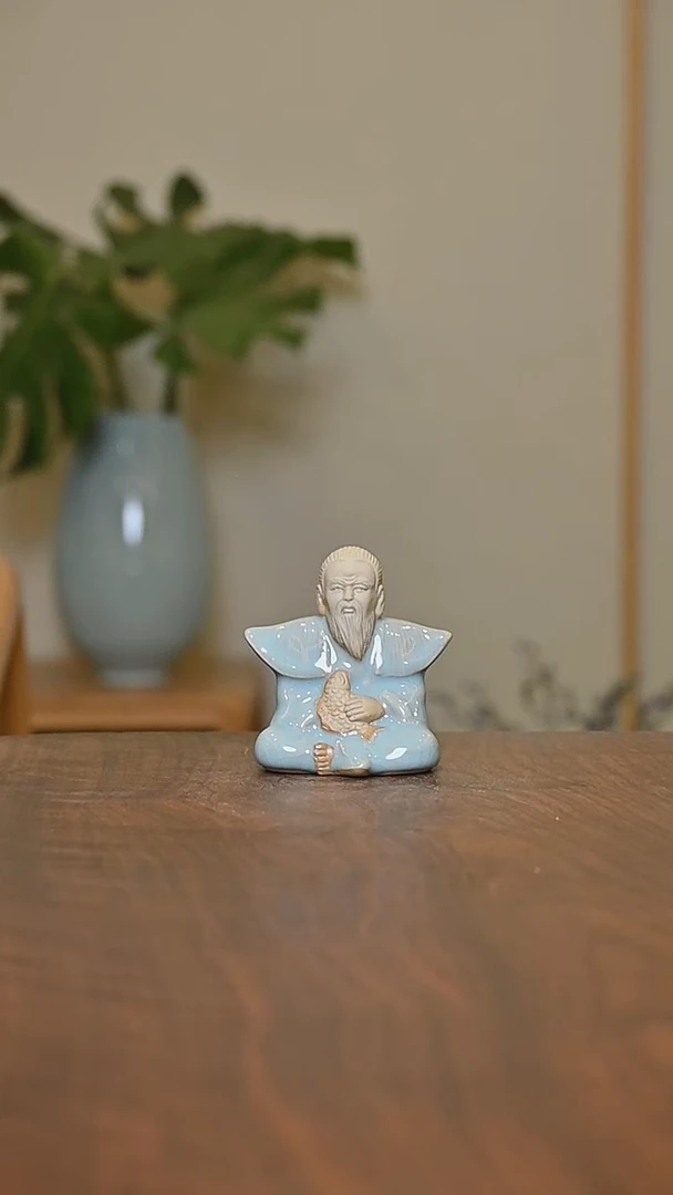渔翁 天青 微瑕 无款