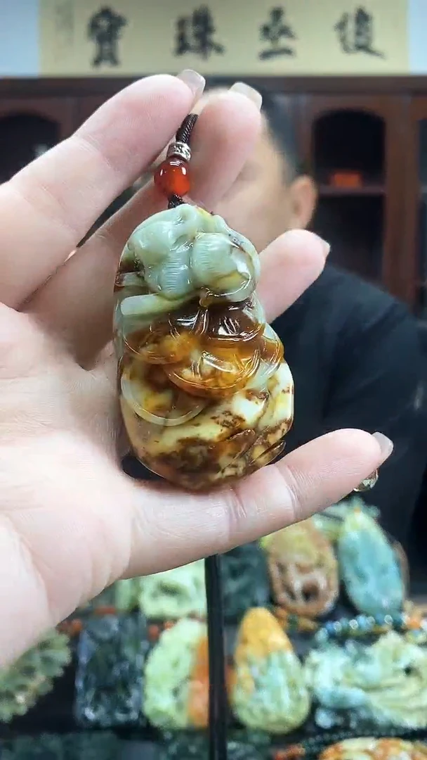 【闪购商品】蛇纹石玉吊坠未镶嵌·