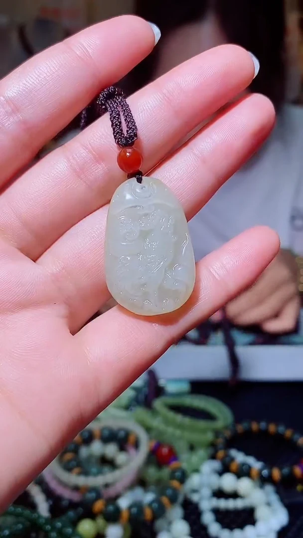 和田玉未镶嵌颈饰1