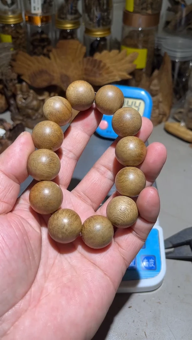 沉香沉香碎屑执**淡 柬埔寨菩萨29（克）