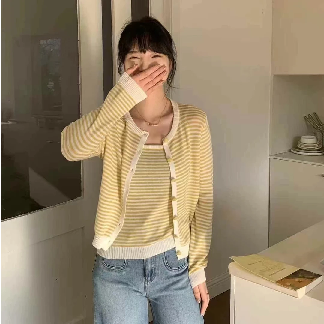 早春经典时尚条纹柔软轻熟风气质吊带配针织开衫两件套2025年新款