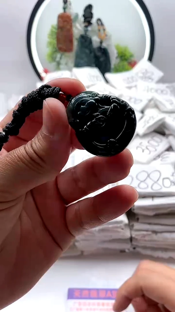 【闪购商品】翡翠颈饰未镶嵌小财神【品质一般介意慎拍】