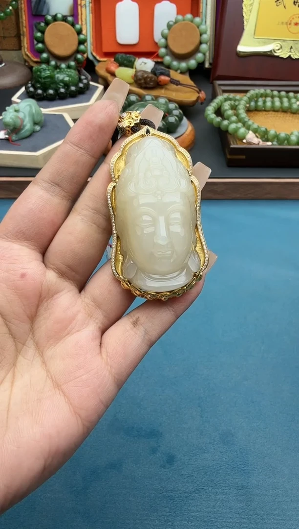 18K金镶嵌和田玉挂件sdklm