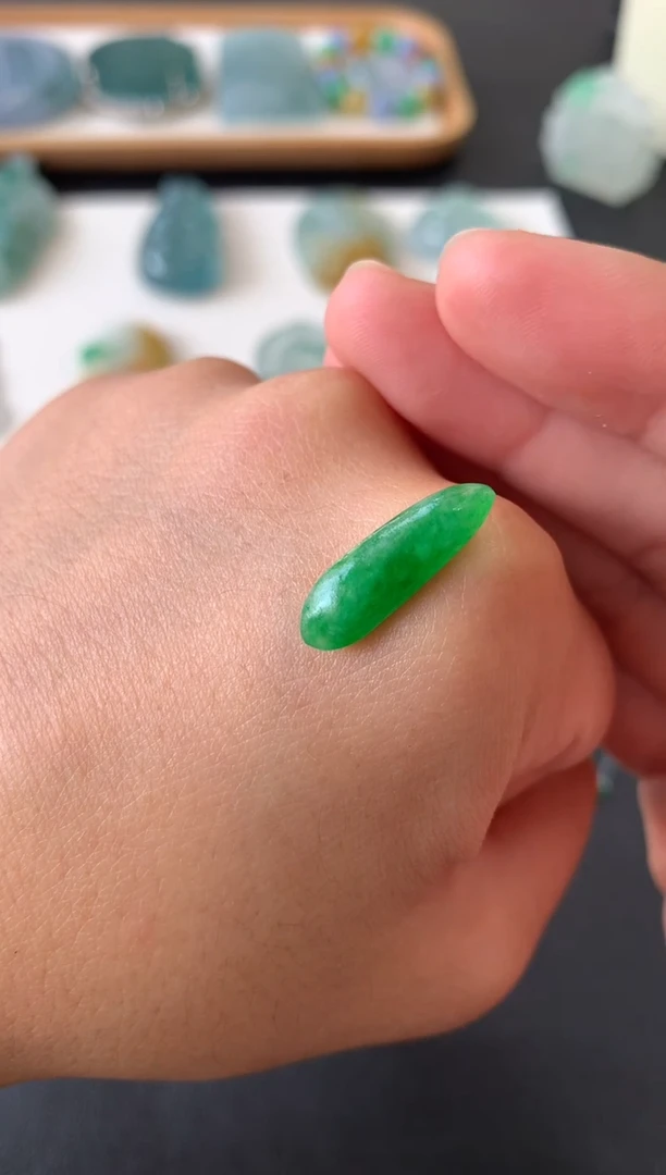 未镶嵌定制翡翠翡翠