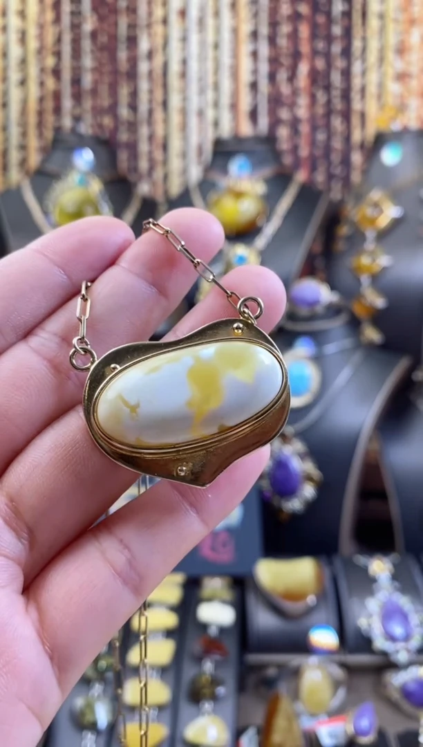 银S925镶嵌颈饰琥珀白蜜吊坠