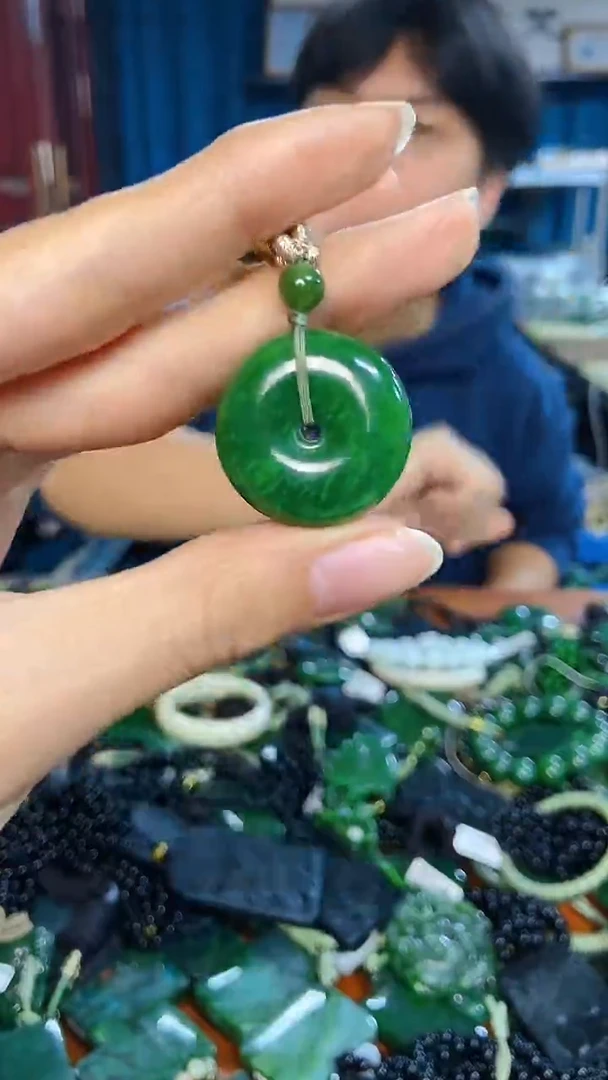 未镶嵌和田玉挂件1