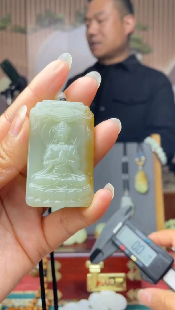 颈饰未镶嵌和田玉拍一发一