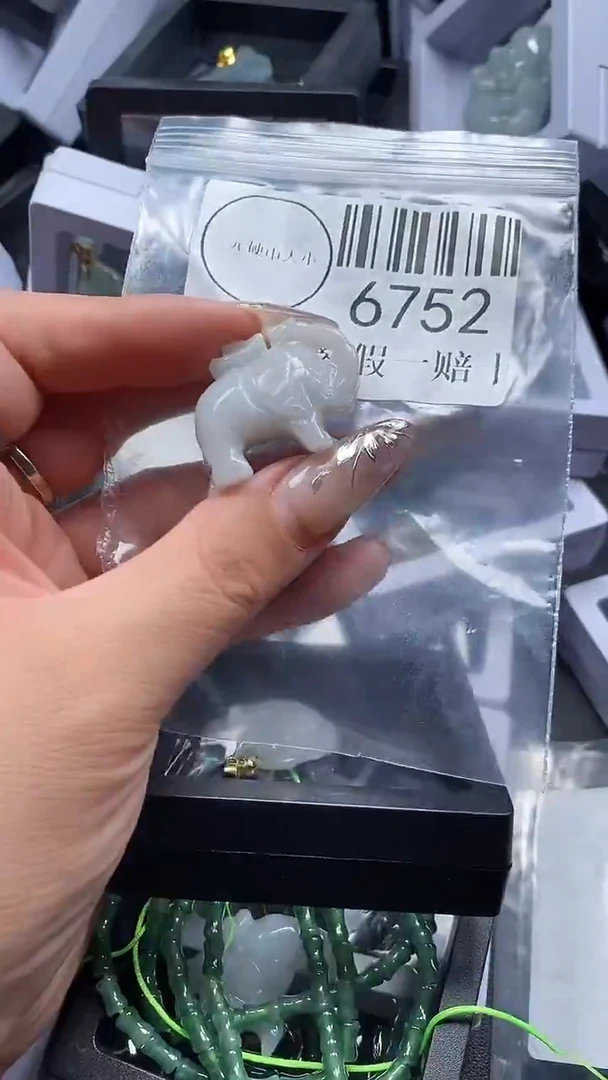 吊坠(不含链)未镶嵌翡翠6752