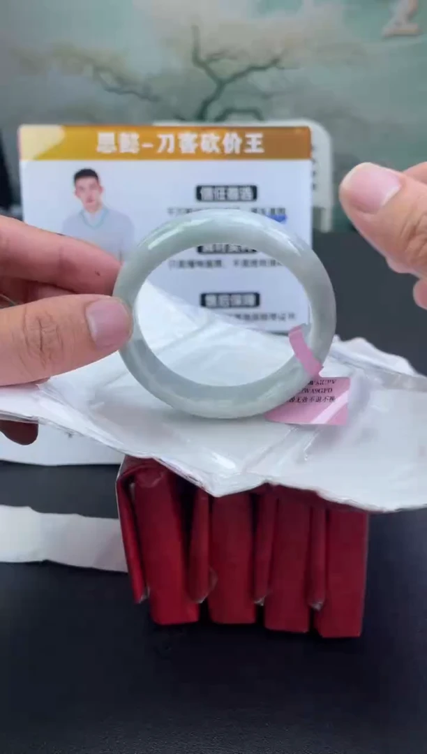 翡翠手镯未镶嵌4