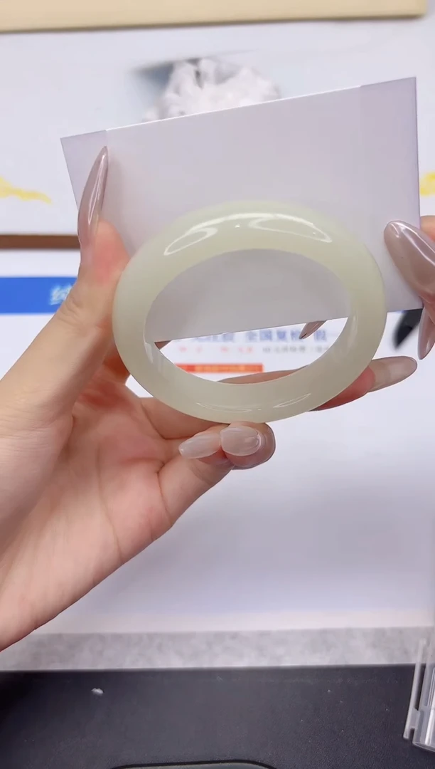 未镶嵌手镯石英质玉L12-55.6