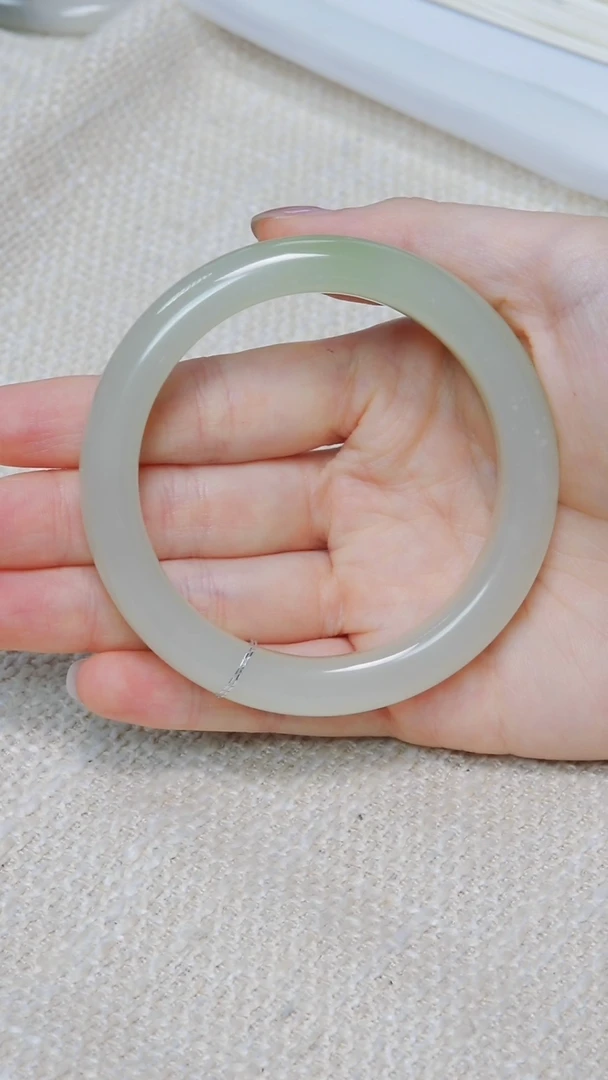 和田玉手镯未镶嵌56-57圈口正装冰底一口翠