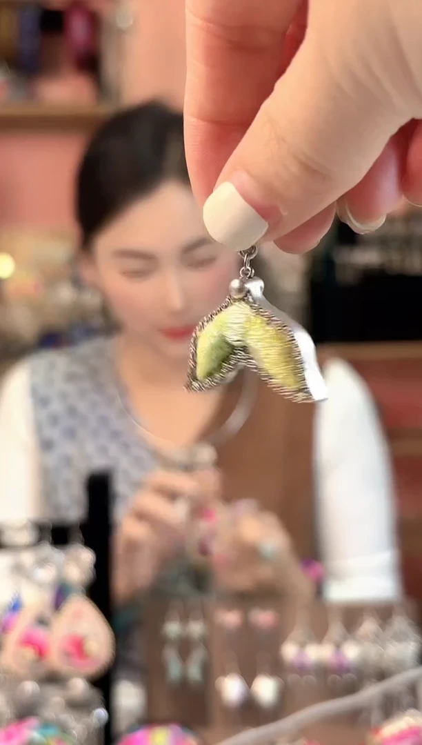 织绣艺枝独绣手工饰品220**