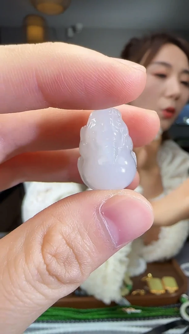 和田玉未镶嵌吊坠(不含链)1