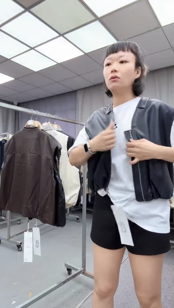 身上马甲  大哥家漂亮衣服漂亮颜色