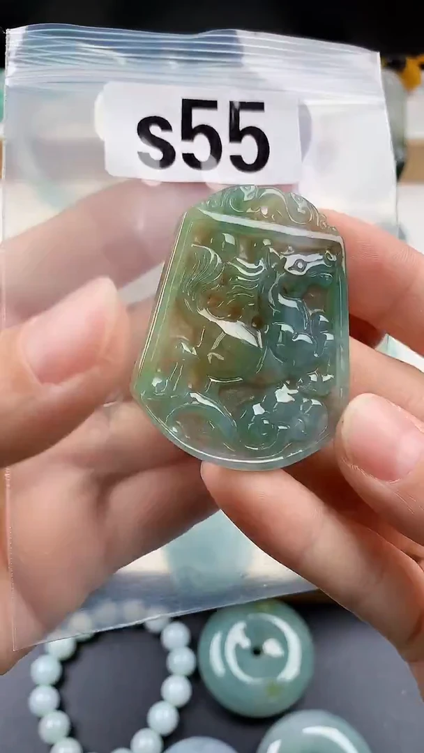 颈饰未镶嵌翡翠天然翡翠吊坠挂件