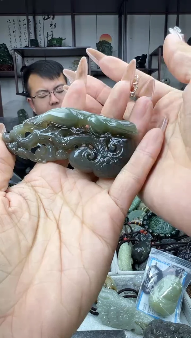 未镶嵌和田玉摆件1