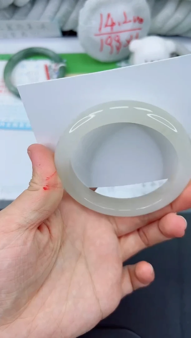 【闪购商品】石英质玉手镯未镶嵌515-60.4