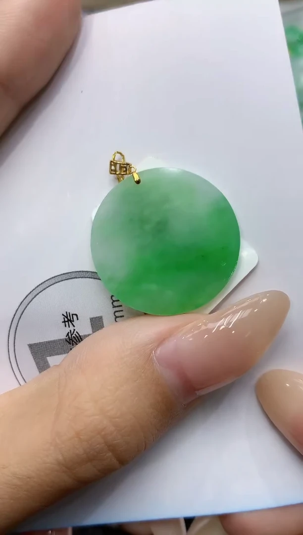 颈饰18K金镶嵌翡翠111111111111
