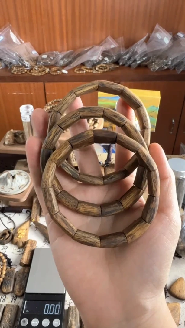 沉香手串奇楠沉香手镯单圈多样性发一