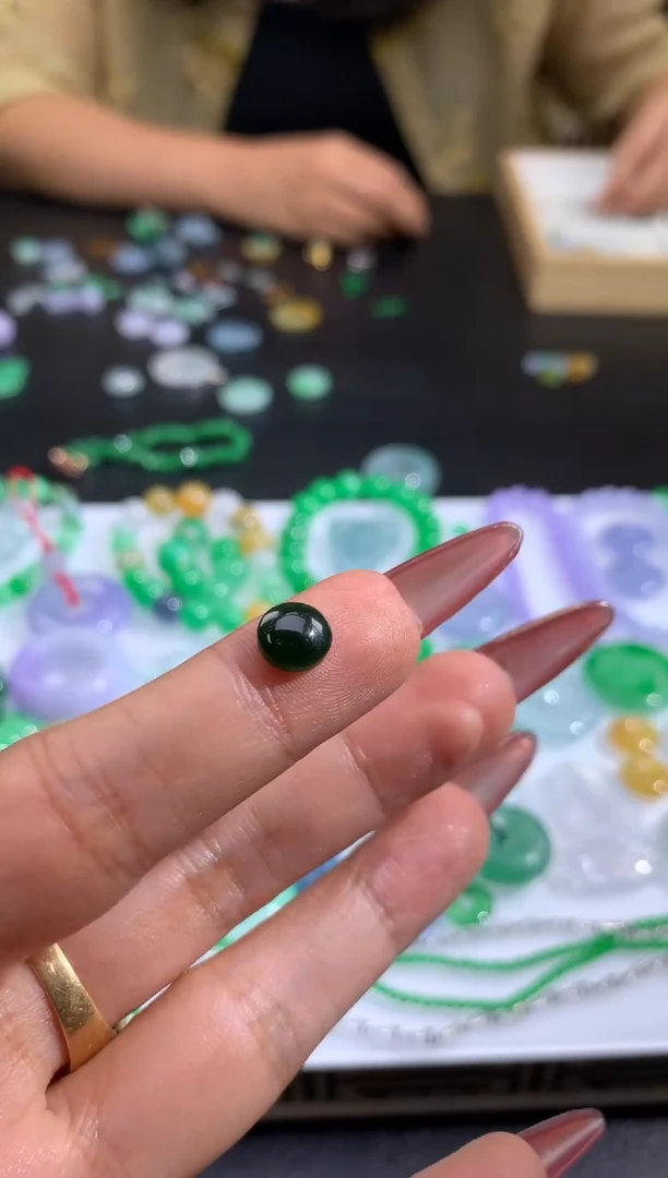 未镶嵌定制翡翠有*辣翡翠