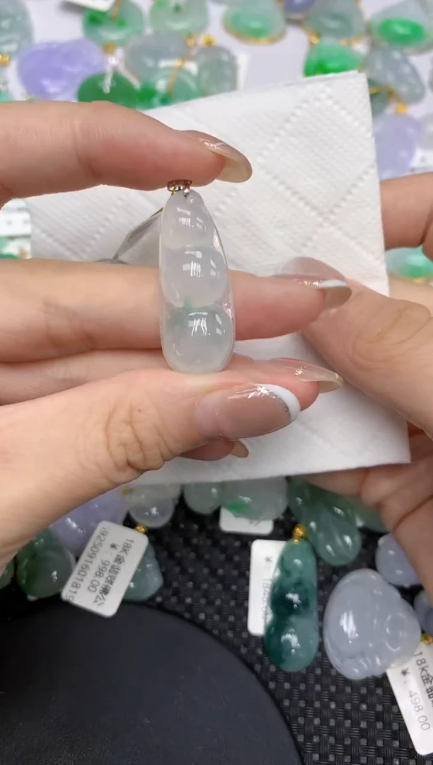 颈饰18K金镶嵌翡翠111111