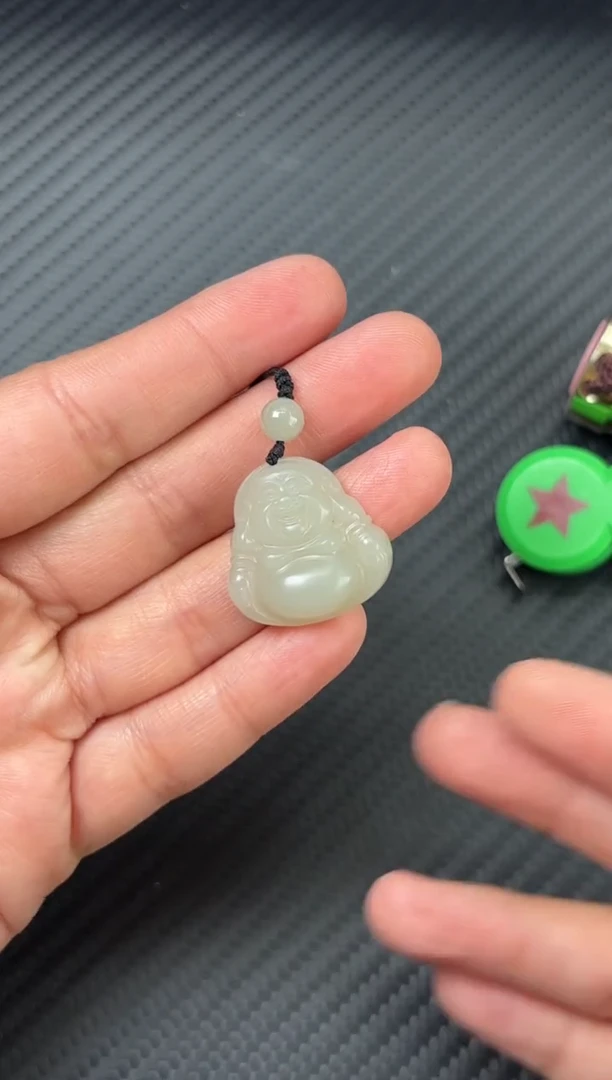 吊坠(赠链)未镶嵌和田玉且末近矿微色差吊坠