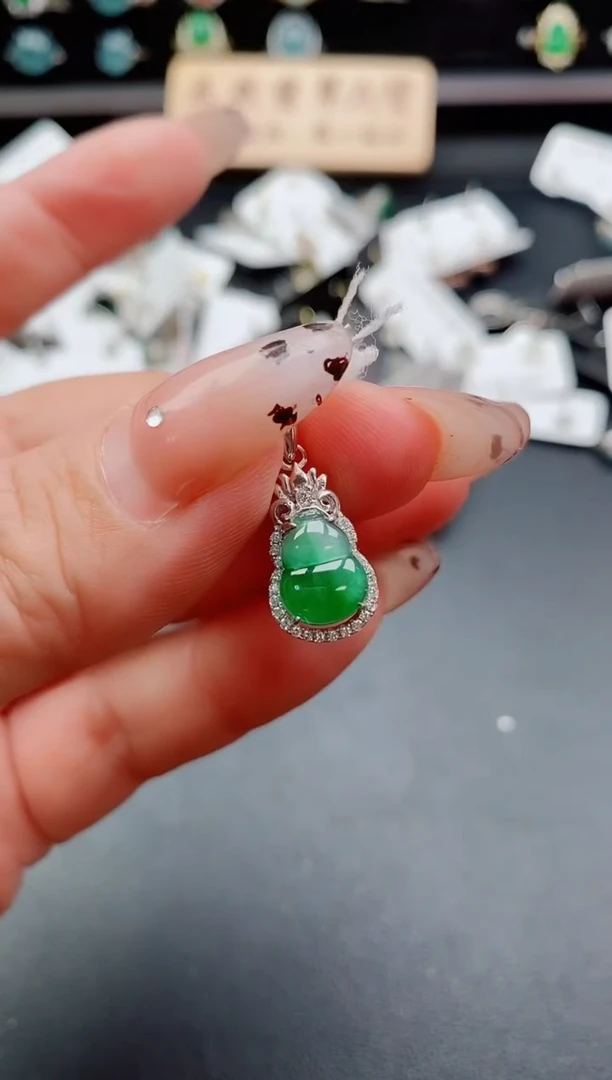 吊坠(赠链)银S925镶嵌翡翠1