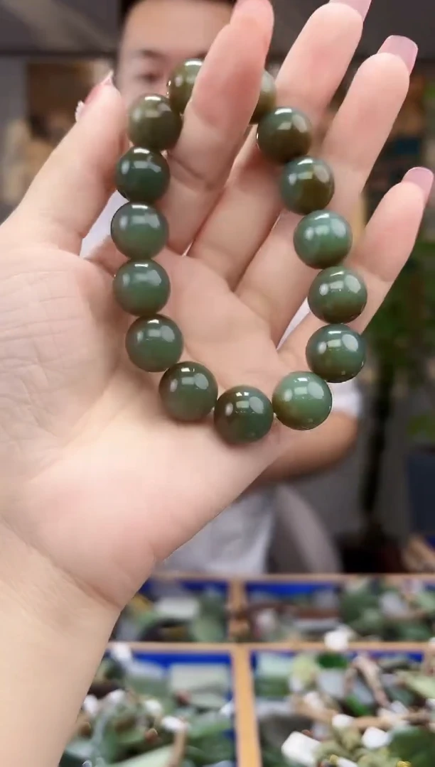 和田玉未镶嵌挂件拍一发一