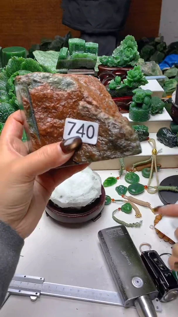 未镶嵌和田玉摆件1