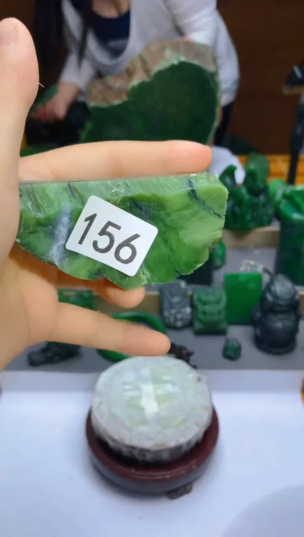 和田玉（碧玉）未镶嵌珠宝半成品1