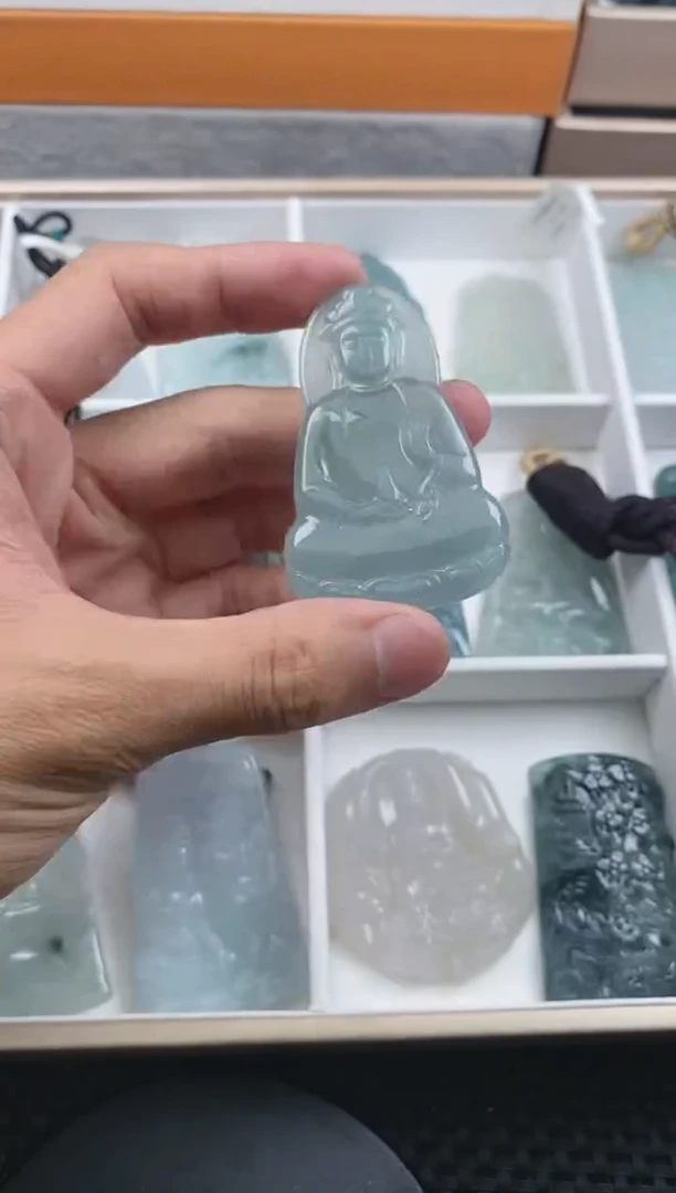 翡翠未镶嵌颈饰