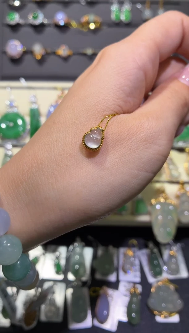 翡翠18K金镶嵌颈饰天然翡翠A货