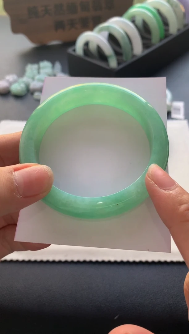 未镶嵌手镯翡翠56.6正圈