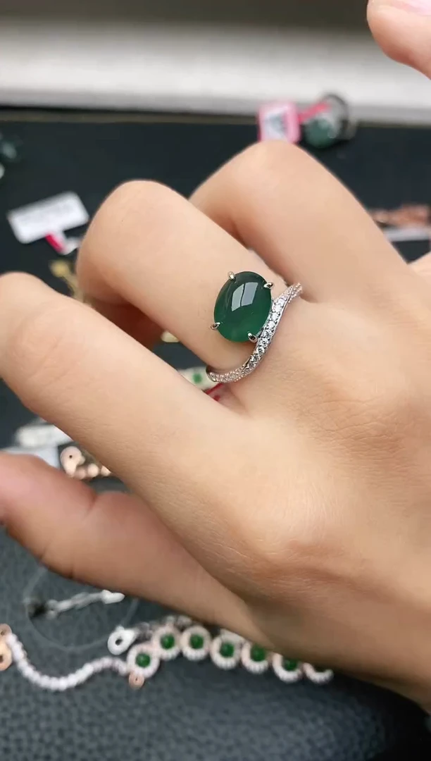 银S925镶嵌戒指翡翠.......