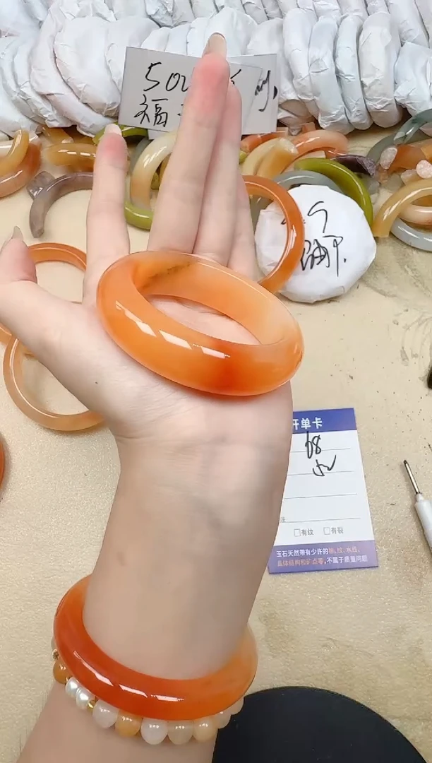 未镶嵌手镯石英质玉68/52