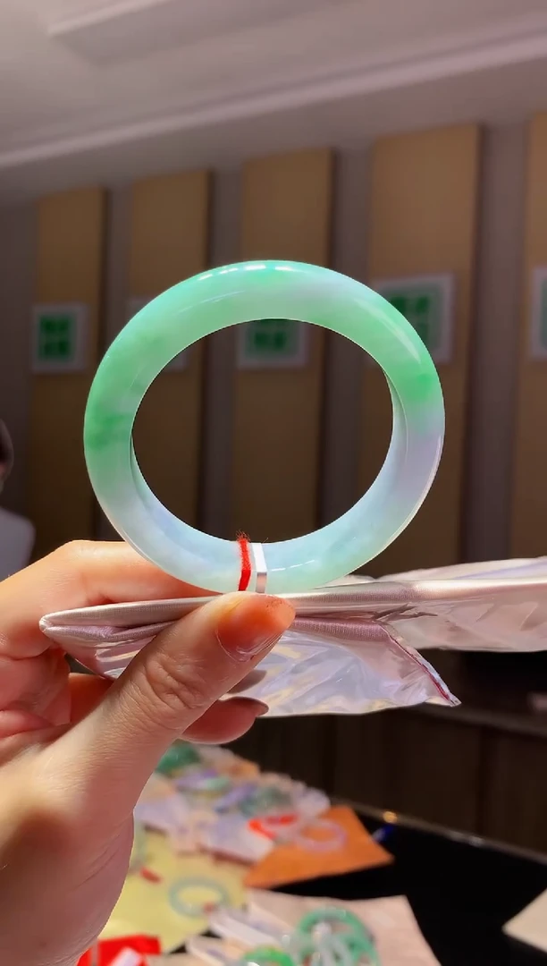 未镶嵌手镯翡翠-C340 圈口52.6