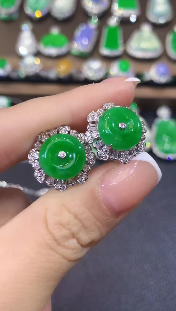 18K金镶嵌翡翠耳饰D98