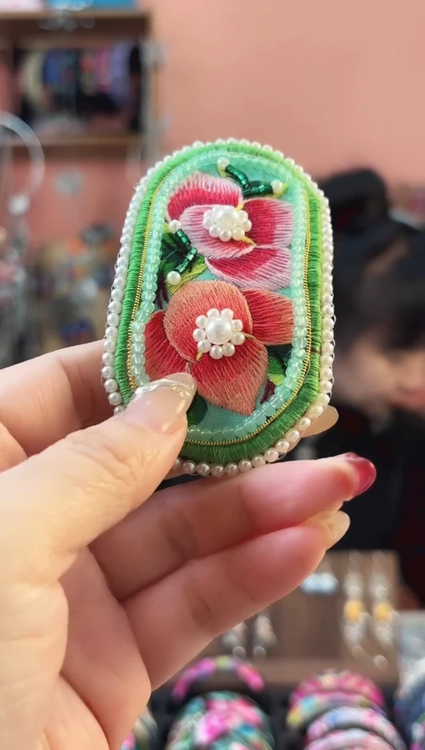 织绣艺枝独绣手工饰品86