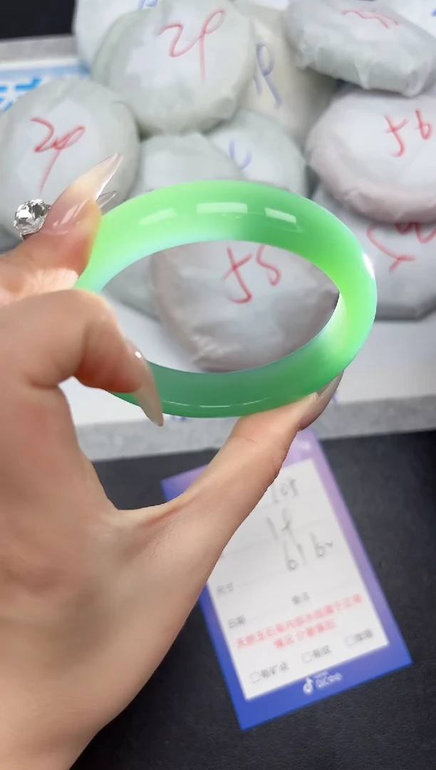 未镶嵌手镯石英质玉105-61-62