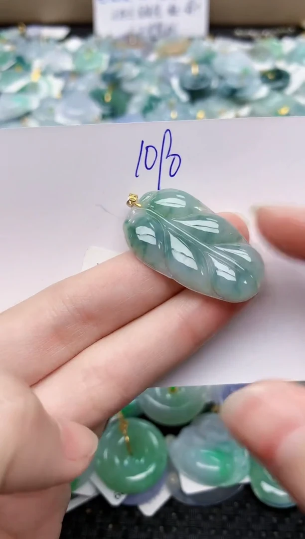 翡翠18K金镶嵌颈饰天然缅甸A货翡翠百元以上9元证书费自理