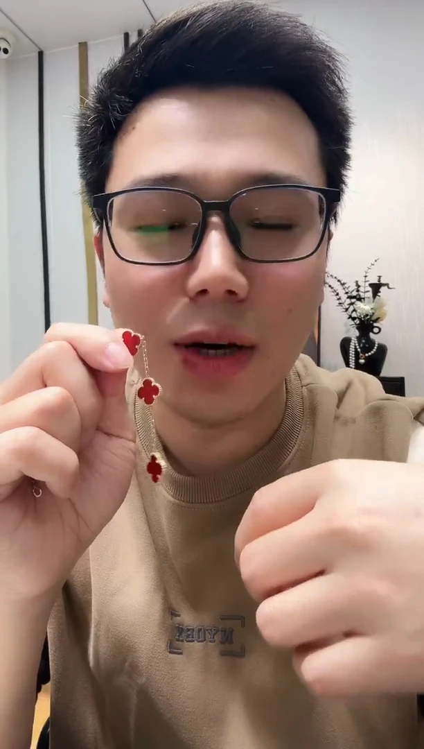 18K金镶嵌手链玛瑙/玉髓ℒ****ɞ红色k黄，五花手链