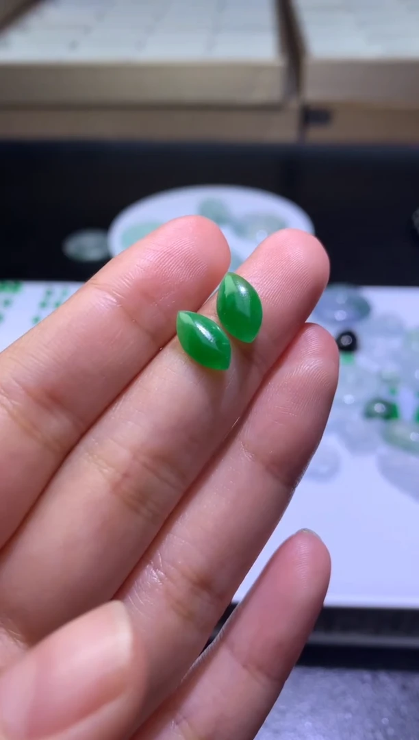 未镶嵌定制翡翠毛货