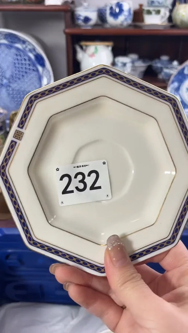 【闪购商品】瓷片232............