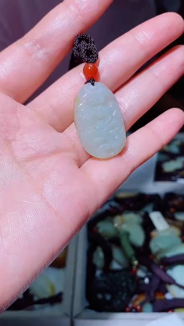 和田玉未镶嵌颈饰1