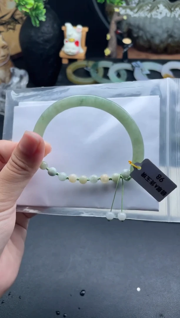 未镶嵌挂件翡翠翡翠半镯