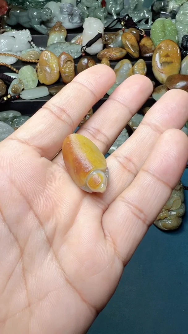 未镶嵌和田玉挂件-