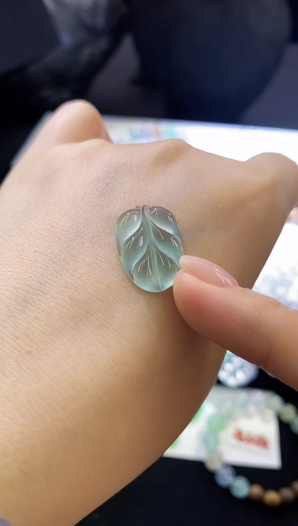 未镶嵌挂件翡翠精品叶子