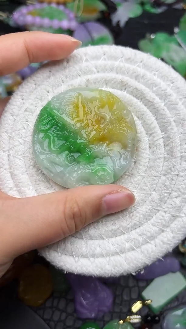 颈饰未镶嵌翡翠缅甸翡翠吊坠