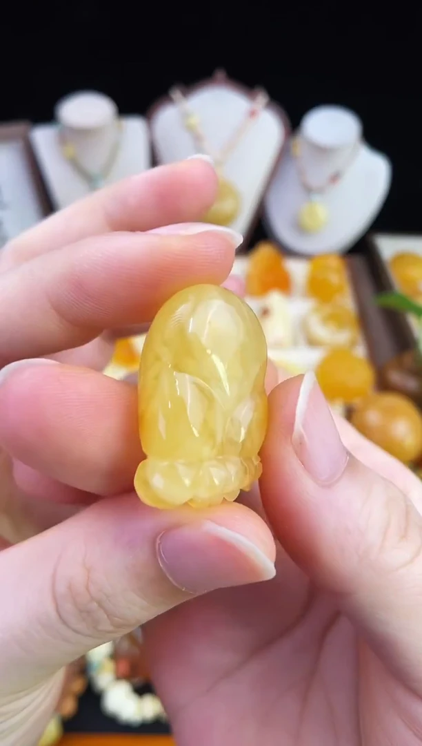 琥珀未镶嵌珠宝奇石柒月